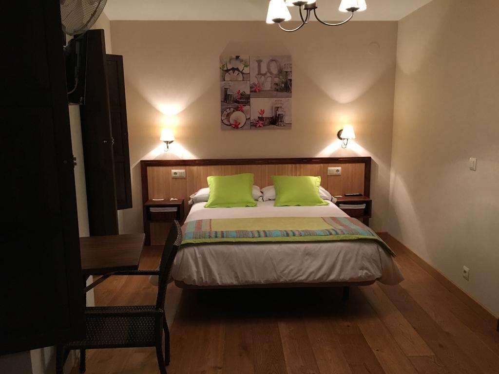 Hostal Otsoa Эскарос Экстерьер фото